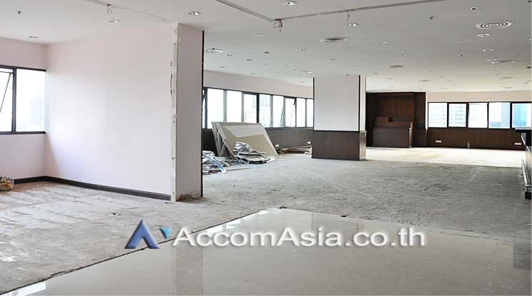  1  Office Space For Rent in Sukhumvit ,Bangkok BTS Ekkamai at Sorachai Building AA15040